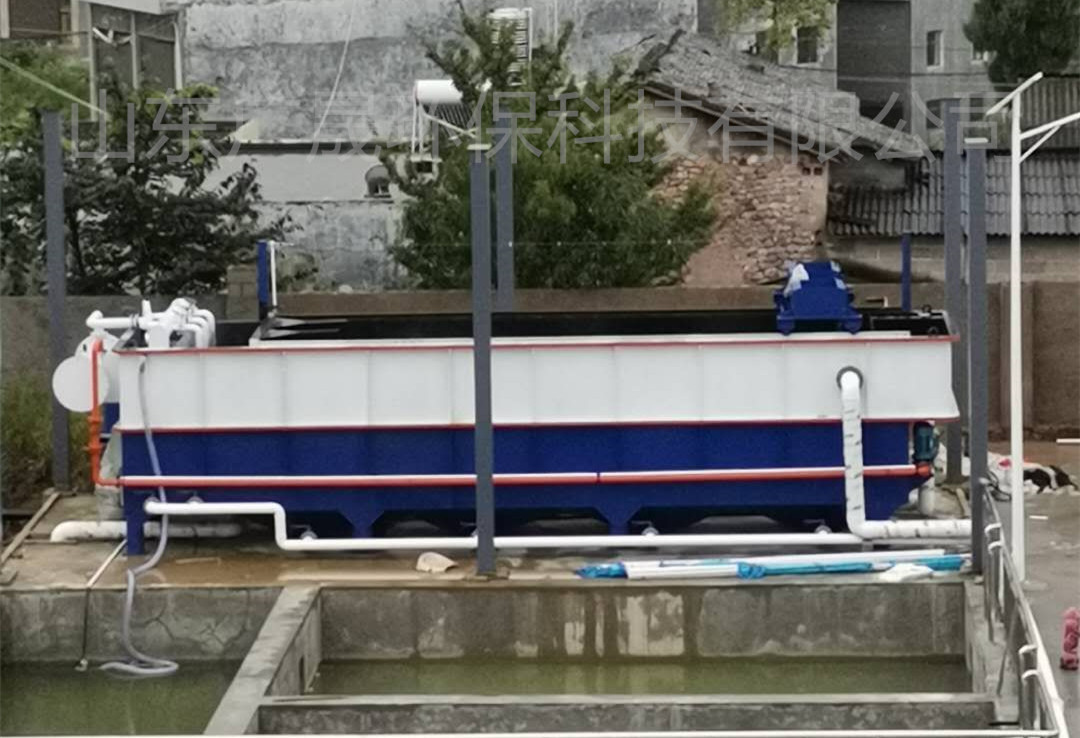 藍(lán)白色氣浮機(jī)現(xiàn)場 (5)_副本.jpg